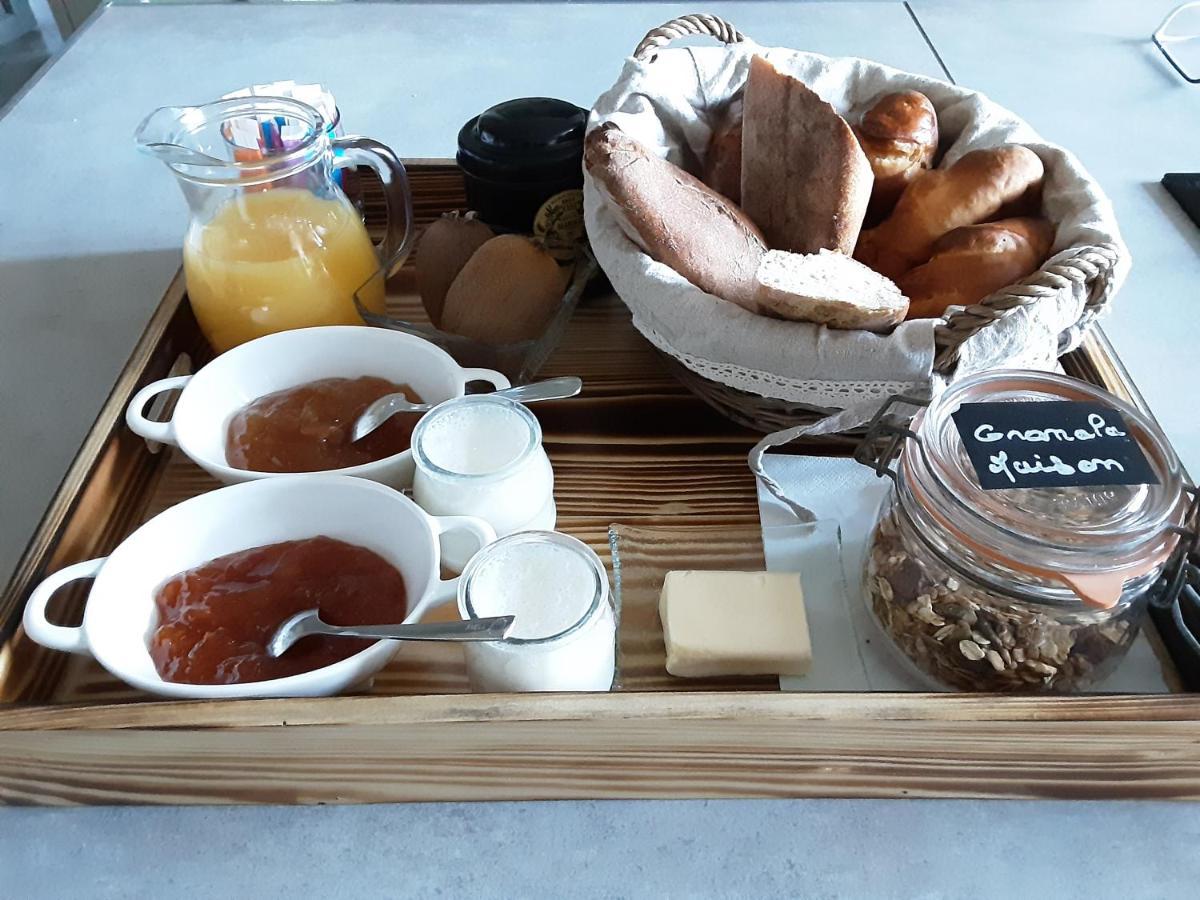 Gite " Les Tourterelles" Thaims المظهر الخارجي الصورة